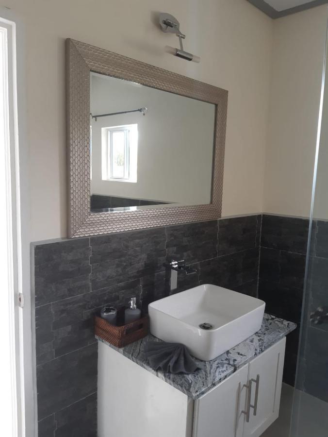 Tranquility Suites- Feels Like Home Choiseul Экстерьер фото