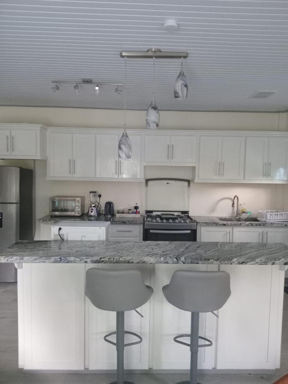 Tranquility Suites- Feels Like Home Choiseul Экстерьер фото