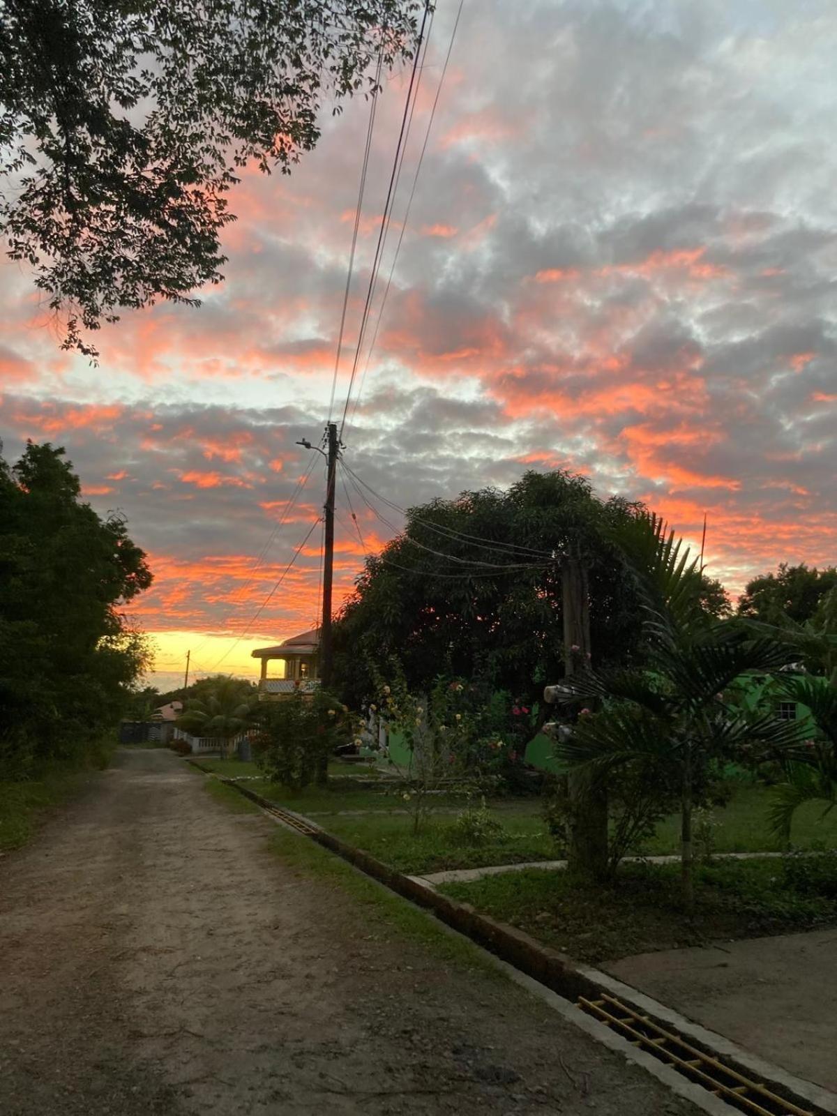 Tranquility Suites- Feels Like Home Choiseul Экстерьер фото